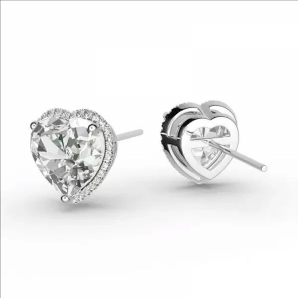 The Iced Hearts white sapphire silver Stud heart earrings - Picture 4 of 6